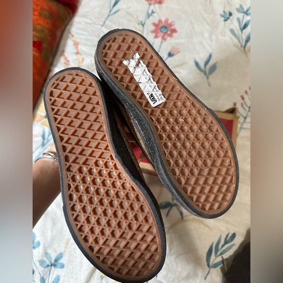 Customized VANS - Picture 2 of 6